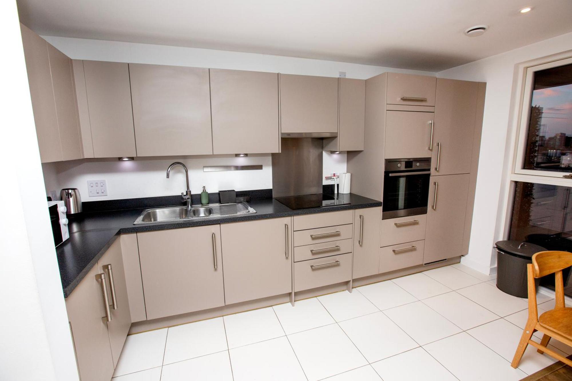 Waterfront- Greenwich O2 Arena 2 Bed Flat * Londra