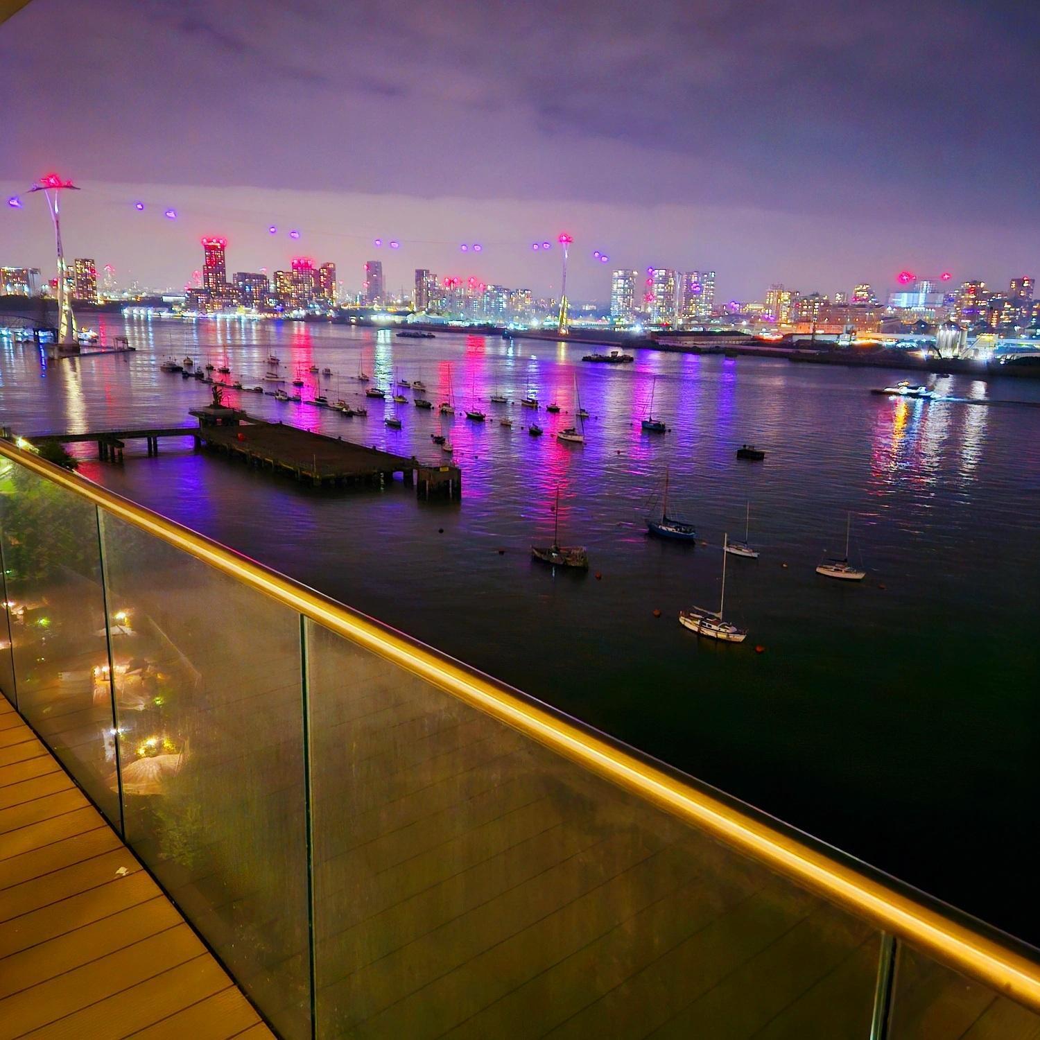 Appartamento Waterfront- Greenwich O2 Arena 2 Bed Flat *